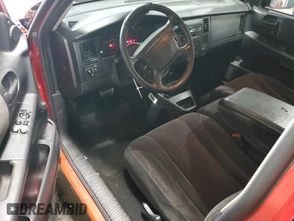 ✅ 2002 Dodge Dakota • VIN: 1B7GG32XX2S510126 • Lot: 80562074. Wystawiony na Copart z przebiegiem 121 890 mil. Bezpłatny archiwum sprzedaży aukcyjnych z USA i szczegółowy raport historii pojazdu na DreamBid. Zdjęcie 8.