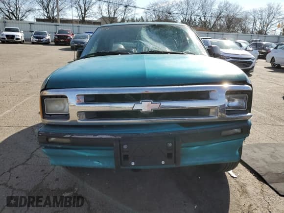 ✅ 1996 Chevrolet S-10 LS • VIN: 1GCCS19X9T8195499 • Лот: 47099095. Опубликован ранее на Copart с пробегом 127 945 миль. Бесплатный доступ к архиву аукционных продаж из США и подробный отчёт об истории автомобиля на DreamBid. Изображение 5.