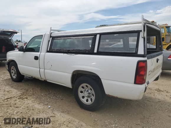 2006 Chevrolet Silverado 1500 Work Truck z VIN 3GCEC14X76G156129, wystawiony jako Copart lot #66640015 z przebiegiem 232 041 mil mil oraz Czysty tytuł • Clean title. Historia ofert i sprzedaży dostępna na DreamBid. Obrazek 2.