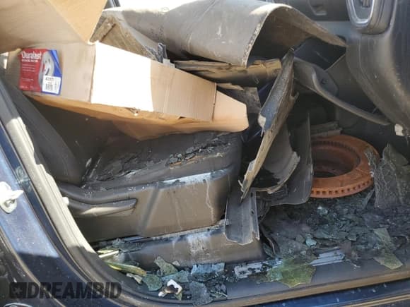 ✅ 2020 Chevrolet Silverado 1500 LT • VIN: 1GCUYDED0LZ345445 • Lot: 75865154. Wystawiony na Copart z przebiegiem Nie podano. Bezpłatny archiwum sprzedaży aukcyjnych z USA i szczegółowy raport historii pojazdu na DreamBid. Zdjęcie 14.