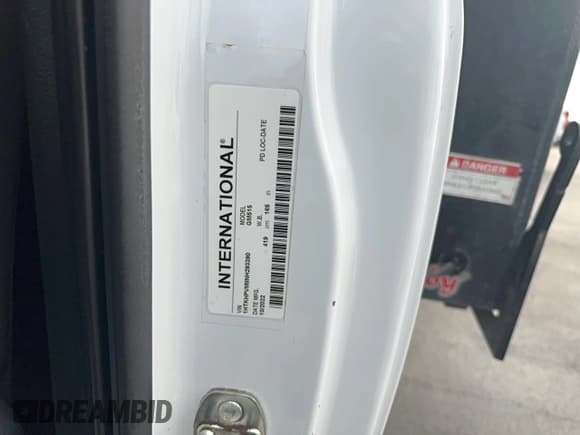 ✅ 2022 Chevrolet Silverado 1500 • VIN: 1HTKHPVM8NH293390 • Lot: 92104025. Wystawiony na Copart z przebiegiem 13 045 mil. Bezpłatny archiwum sprzedaży aukcyjnych z USA i szczegółowy raport historii pojazdu na DreamBid. Zdjęcie 10.