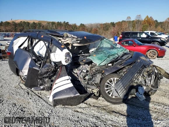 ✅ 2019 Toyota Sienna XLE • VIN: 5TDYZ3DCXKS995644 • Lot: 92399265. Listed on Copart with Not provided. Free auction sales archive from the USA and detailed vehicle history report at DreamBid. Image 4.