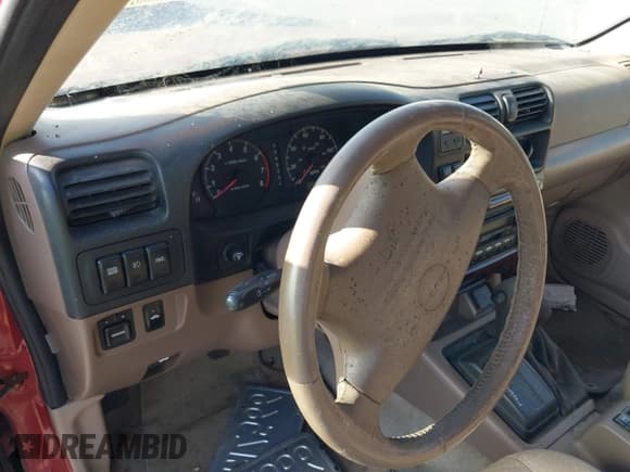 ✅ 2001 Isuzu Rodeo S • VIN: 4S2DM58W814303358 • Lot: 42695509. Listed on IAAI with Not provided. Free auction sales archive from the USA and detailed vehicle history report at DreamBid. Image 7.