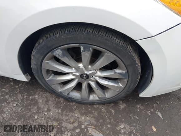 ✅ 2013 Hyundai Azera • VIN: KMHFH4JG6DA262302 • Lot: 43934943. Listed on IAAI with 241,054 mi. Free auction sales archive from the USA and detailed vehicle history report at DreamBid. Image 12.