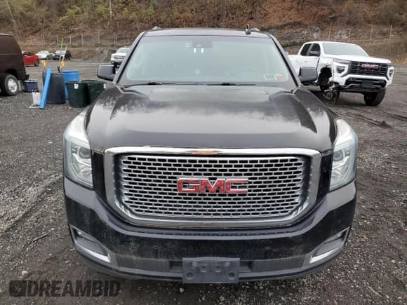 ✅ 2015 GMC Yukon XL Denali • VIN: 1GKS2JKJ8FR583585 • Лот: 92281585. Опубликован ранее на Copart с пробегом 251 200 миль. Бесплатный доступ к архиву аукционных продаж из США и подробный отчёт об истории автомобиля на DreamBid. Изображение 5.