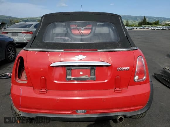 ✅ 2008 MINI Convertible • VIN: WMWRF33558TG18147 • Lot: 53547385. Listed on Copart with 131,458 mi. Free auction sales archive from the USA and detailed vehicle history report at DreamBid. Image 6.