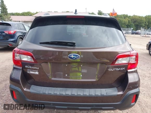 ✅ 2019 Subaru Outback Touring • VIN: 4S4BSATC0K3388200 • Лот: 43406807. Опубликован ранее на IAAI с пробегом 59 997 миль. Бесплатный доступ к архиву аукционных продаж из США и подробный отчёт об истории автомобиля на DreamBid. Изображение 17.
