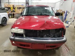 ✅ 2001 Chevrolet Blazer LS • VIN: 1GNCS18W11K234697 • Lot: 61261065. Wystawiony na Copart z przebiegiem 124 925 mil. Bezpłatny archiwum sprzedaży aukcyjnych z USA i szczegółowy raport historii pojazdu na DreamBid. Zdjęcie 5.
