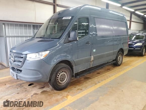 ✅ 2019 Mercedes-Benz Sprinter Cargo • VIN: WD4PF0CD9KP052593 • Lot: 56998355. Listed on Copart with 142,182 mi. Free auction sales archive from the USA and detailed vehicle history report at DreamBid. Image 1.