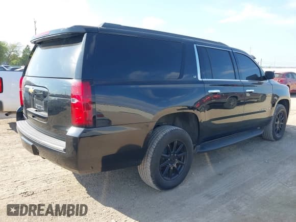 ✅ 2020 Chevrolet Suburban LT • VIN: 1GNSCHKC4LR154126 • Lot: 42983785. Wystawiony na IAAI z przebiegiem 190 770 mil. Bezpłatny archiwum sprzedaży aukcyjnych z USA i szczegółowy raport historii pojazdu na DreamBid. Zdjęcie 4.