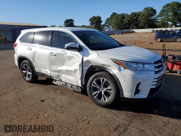 ✅ 2019 Toyota Highlander LE • VIN: 5TDZARFH4KS058747 • Лот: 89465135. Опубликован ранее на Copart с пробегом 64 538 миль. Бесплатный доступ к архиву аукционных продаж из США и подробный отчёт об истории автомобиля на DreamBid. Изображение 4.