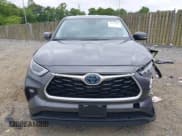 ✅ 2023 Toyota Highlander Hybrid LE • VIN: 5TDZARAH3PS526191 • Lot: 42212602. Listed on IAAI with 31,810 mi. Free auction sales archive from the USA and detailed vehicle history report at DreamBid. Image 13.