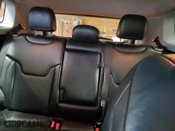 ✅ 2022 Jeep Compass Latitude Lux • VIN: 3C4NJDFB8NT201819 • Lot: 93195805. Listed on Copart with 89,516 mi. Free auction sales archive from the USA and detailed vehicle history report at DreamBid. Image 10.