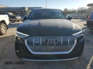 ✅ 2022 Audi e-tron Sportback Prestige • VIN: WA13AAGE3NB025174 • Lot: 82337014. Wystawiony na Copart z przebiegiem 42 093 mil. Bezpłatny archiwum sprzedaży aukcyjnych z USA i szczegółowy raport historii pojazdu na DreamBid. Zdjęcie 5.