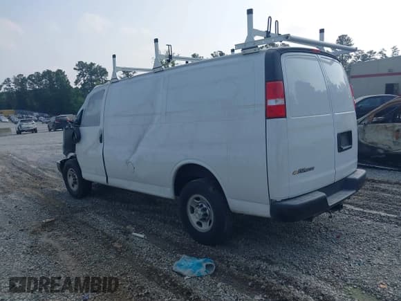 ✅ 2023 Chevrolet Express Cargo • VIN: 1GCWGAFP1P1252487 • Лот: 42255590. Опубликован ранее на IAAI с пробегом Не указан. Бесплатный доступ к архиву аукционных продаж из США и подробный отчёт об истории автомобиля на DreamBid. Изображение 3.