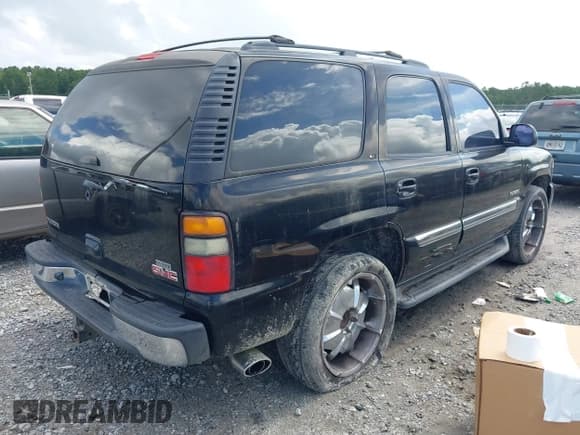 ✅ 2006 GMC Yukon SLT • VIN: 1GKEC13Z16R159308 • Лот: 42739521. Опубликован ранее на IAAI с пробегом 272 780 миль. Бесплатный доступ к архиву аукционных продаж из США и подробный отчёт об истории автомобиля на DreamBid. Изображение 4.