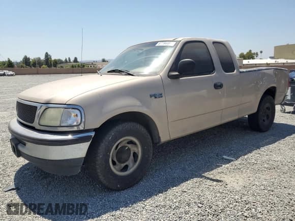 ✅ 1998 Ford F-150 • VIN: 1FTZX1729WKC18712 • Lot: 67794465. Listed on Copart with 326,008 mi. Free auction sales archive from the USA and detailed vehicle history report at DreamBid. Image 1.