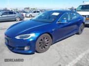 ✅ 2017 Tesla Model S 100D • VIN: 5YJSA1E28HF200188 • Lot: 43494042. Wystawiony na IAAI z przebiegiem 81 519 mil. Bezpłatny archiwum sprzedaży aukcyjnych z USA i szczegółowy raport historii pojazdu na DreamBid. Zdjęcie 2.