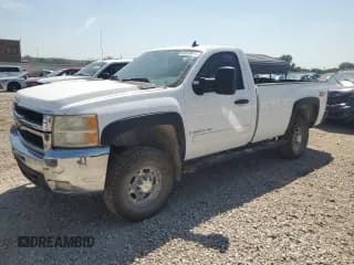 ✅ 2007 Chevrolet Silverado 2500HD 1LT • VIN: 1GCHK24667E575899 • Lot: 65538014. Wystawiony na Copart z przebiegiem 296 144 mil. Bezpłatny archiwum sprzedaży aukcyjnych z USA i szczegółowy raport historii pojazdu na DreamBid. Zdjęcie 1.