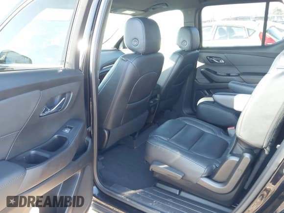 ✅ 2023 Chevrolet Traverse LT Cloth • VIN: 1GNEVGKW2PJ124025 • Lot: 43327558. Wystawiony na IAAI z przebiegiem 37 031 mil. Bezpłatny archiwum sprzedaży aukcyjnych z USA i szczegółowy raport historii pojazdu na DreamBid. Zdjęcie 8.
