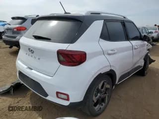 ✅ 2023 Hyundai Venue SEL • VIN: KMHRC8A39PU213422 • Lot: 75837244. Wystawiony na Copart z przebiegiem 23 413 mil. Bezpłatny archiwum sprzedaży aukcyjnych z USA i szczegółowy raport historii pojazdu na DreamBid. Zdjęcie 3.