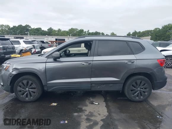 ✅ 2022 Volkswagen Taos S • VIN: 3VVDX7B22NM025833 • Lot: 42985525. Wystawiony na IAAI z przebiegiem 35 955 mil. Bezpłatny archiwum sprzedaży aukcyjnych z USA i szczegółowy raport historii pojazdu na DreamBid. Zdjęcie 14.