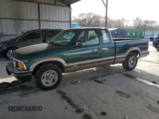 ✅ 1996 Chevrolet S-10 LS • VIN: 1GCCS19X8T8197583 • Лот: 81065674. Опубликован ранее на Copart с пробегом 261 943 миль. Бесплатный доступ к архиву аукционных продаж из США и подробный отчёт об истории автомобиля на DreamBid. Изображение 1.