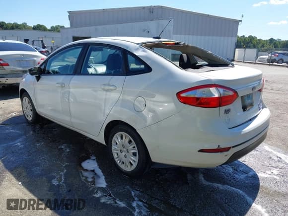 ✅ 2017 Ford Fiesta S • VIN: 3FADP4AJ7HM103832 • Лот: 43174259. Опубликован ранее на IAAI с пробегом 182 094 миль. Бесплатный доступ к архиву аукционных продаж из США и подробный отчёт об истории автомобиля на DreamBid. Изображение 3.