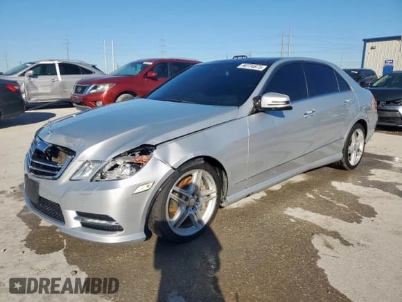 ✅ 2013 Mercedes-Benz E 550 Sport • VIN: WDDHF9BB6DA724866 • Lot: 90734875. Wystawiony na Copart z przebiegiem 180 423 mil. Bezpłatny archiwum sprzedaży aukcyjnych z USA i szczegółowy raport historii pojazdu na DreamBid. Zdjęcie 1.