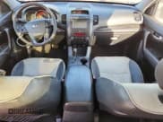 ✅ 2013 Kia Sorento SX • VIN: 5XYKWDA28DG369672 • Lot: 92301185. Listed on Copart with 118,053 mi. Free auction sales archive from the USA and detailed vehicle history report at DreamBid. Image 8.