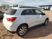 ✅ 2013 Mitsubishi Outlander SE • VIN: 4A4AP4AU1DE016265 • Lot: 92877225. Wystawiony na Copart z przebiegiem 176 604 mil. Bezpłatny archiwum sprzedaży aukcyjnych z USA i szczegółowy raport historii pojazdu na DreamBid. Zdjęcie 3.