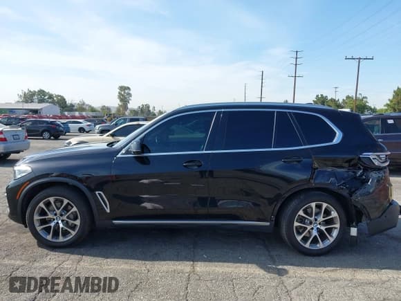 ✅ 2020 BMW X5 sDrive40i • VIN: 5UXCR4C0XL9B43349 • Lot: 42998347. Wystawiony na IAAI z przebiegiem 61 346 mil. Bezpłatny archiwum sprzedaży aukcyjnych z USA i szczegółowy raport historii pojazdu na DreamBid. Zdjęcie 14.