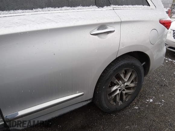 ✅ 2014 Infiniti QX60 • VIN: 5N1AL0MM6EC545260 • Lot: 43867691. Wystawiony na IAAI z przebiegiem 241 885 mil. Bezpłatny archiwum sprzedaży aukcyjnych z USA i szczegółowy raport historii pojazdu na DreamBid. Zdjęcie 6.