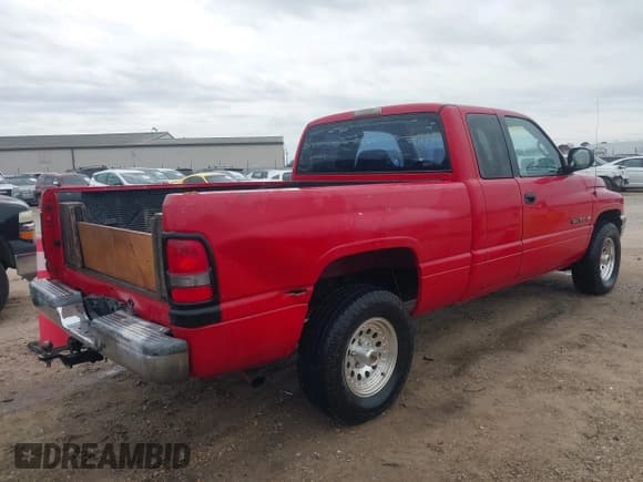 ✅ 2001 Dodge 1500 • VIN: 1B7HC13Y61J584322 • Lot: 43827399. Listed on IAAI with 225,484 mi. Free auction sales archive from the USA and detailed vehicle history report at DreamBid. Image 4.