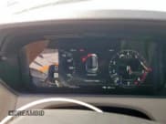 ✅ 2018 Land Rover Range Rover Velar R-Dynamic SE • VIN: SALYL2RV7JA751833 • Lot: 81888755. Wystawiony na Copart z przebiegiem 124 724 mil. Bezpłatny archiwum sprzedaży aukcyjnych z USA i szczegółowy raport historii pojazdu na DreamBid. Zdjęcie 9.