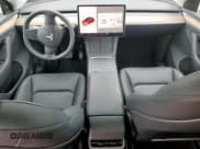 ✅ 2024 Tesla Model Y • VIN: 7SAYGDEDXRA327568 • Lot: 56755505. Wystawiony na Copart z przebiegiem 10 799 mil. Bezpłatny archiwum sprzedaży aukcyjnych z USA i szczegółowy raport historii pojazdu na DreamBid. Zdjęcie 8.