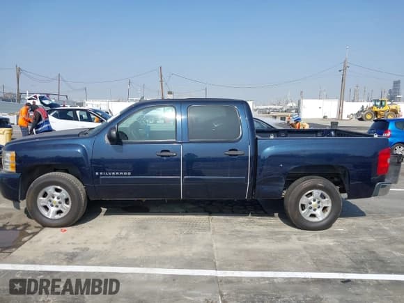 ✅ 2008 Chevrolet Silverado 1500 1LT • VIN: 3GCEC13JX8G229252 • Лот: 43594221. Опубликован ранее на IAAI с пробегом Не указан. Бесплатный доступ к архиву аукционных продаж из США и подробный отчёт об истории автомобиля на DreamBid. Изображение 15.