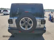 ✅ 2018 Jeep Wrangler Unlimited Sahara • VIN: 1C4HJXEG4JW175414 • Лот: 61767045. Опубликован ранее на Copart с пробегом 108 902 миль. Бесплатный доступ к архиву аукционных продаж из США и подробный отчёт об истории автомобиля на DreamBid. Изображение 6.