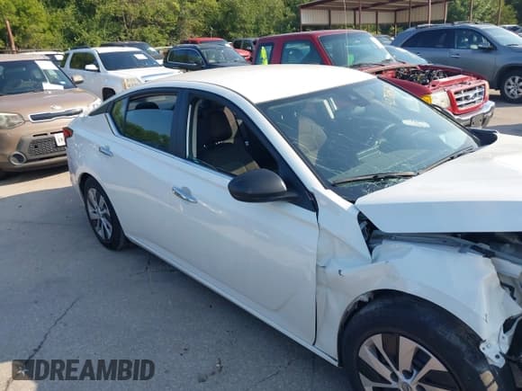 ✅ 2024 Nissan Altima S • VIN: 1N4BL4BVXRN363234 • Lot: 42786478. Wystawiony na IAAI z przebiegiem 38 428 mil. Bezpłatny archiwum sprzedaży aukcyjnych z USA i szczegółowy raport historii pojazdu na DreamBid. Zdjęcie 13.