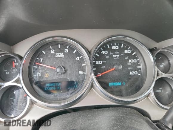 ✅ 2010 Chevrolet Silverado 2500HD LT • VIN: 1GC4KXB69AF114325 • Lot: 71693085. Wystawiony na Copart z przebiegiem 173 096 mil. Bezpłatny archiwum sprzedaży aukcyjnych z USA i szczegółowy raport historii pojazdu na DreamBid. Zdjęcie 9.