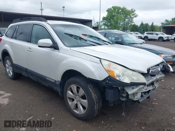 ✅ 2011 Subaru Outback Limited Power Moon • VIN: 4S4BRBKC2B3415559 • Lot: 42244683. Wystawiony na IAAI z przebiegiem 239 280 mil. Bezpłatny archiwum sprzedaży aukcyjnych z USA i szczegółowy raport historii pojazdu na DreamBid. Zdjęcie 1.