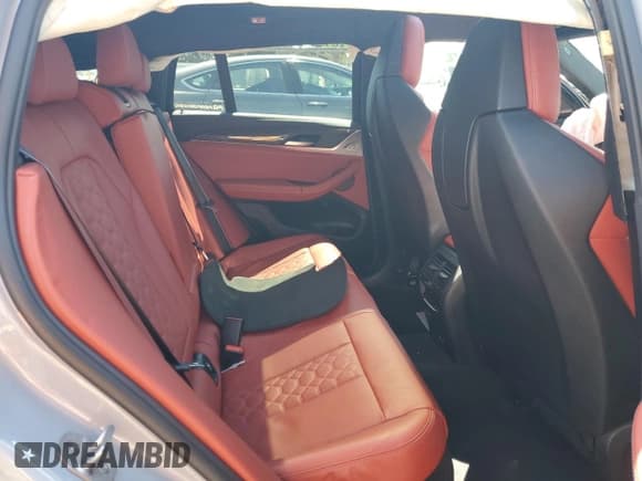 ✅ 2023 BMW X4 M • VIN: 5YM23EC05P9P13241 • Лот: 80804315. Опубликован ранее на Copart с пробегом Не указан. Бесплатный доступ к архиву аукционных продаж из США и подробный отчёт об истории автомобиля на DreamBid. Изображение 11.