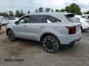 ✅ 2025 Kia Sorento X-Line EX • VIN: 5XYRHDJF0SG366225 • Lot: 57891735. Wystawiony na Copart z przebiegiem 3 017 mil. Bezpłatny archiwum sprzedaży aukcyjnych z USA i szczegółowy raport historii pojazdu na DreamBid. Zdjęcie 2.