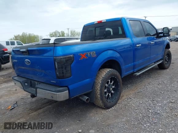 ✅ 2016 Ford F-150 XLT • VIN: 1FTFW1EF7GKE88549 • Lot: 42256005. Listed on IAAI with 111,014 mi. Free auction sales archive from the USA and detailed vehicle history report at DreamBid. Image 4.