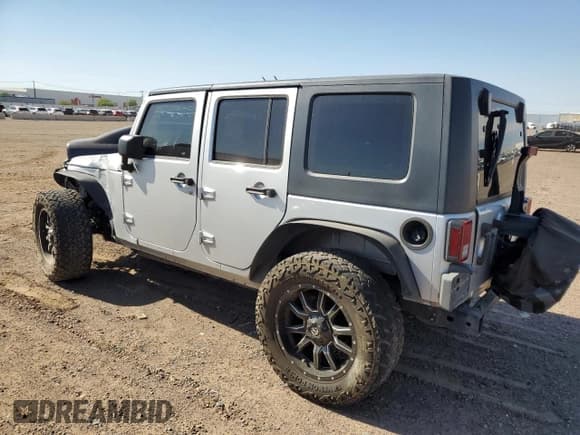 ✅ 2007 Jeep Wrangler Unlimited X • VIN: 1J4GB39117L230381 • Lot: 70049745. Wystawiony na Copart z przebiegiem Nie podano. Bezpłatny archiwum sprzedaży aukcyjnych z USA i szczegółowy raport historii pojazdu na DreamBid. Zdjęcie 2.