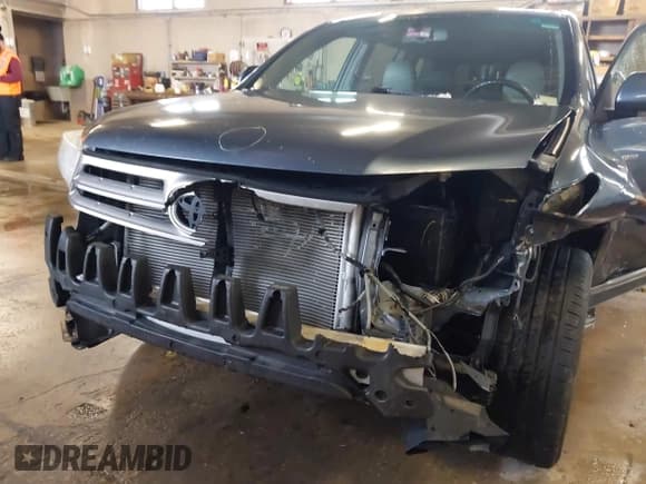 ✅ 2011 Toyota Highlander Limited • VIN: 5TDYK3EH4BS030499 • Lot: 43855271. Listed on IAAI with 162,881 mi. Free auction sales archive from the USA and detailed vehicle history report at DreamBid. Image 6.