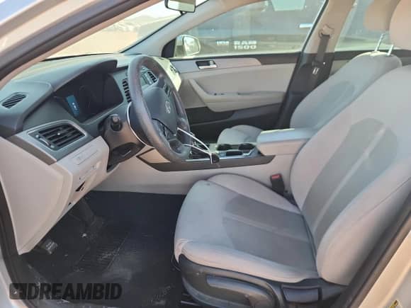 2015 Hyundai Sonata SE с VIN 5NPE24AF3FH038473, выставлен на аукционе Copart как лот 90935245 с пробегом 152 640 миль миль и Чистый • Clean title. История ставок и продаж доступна на DreamBid. Изображение 7.