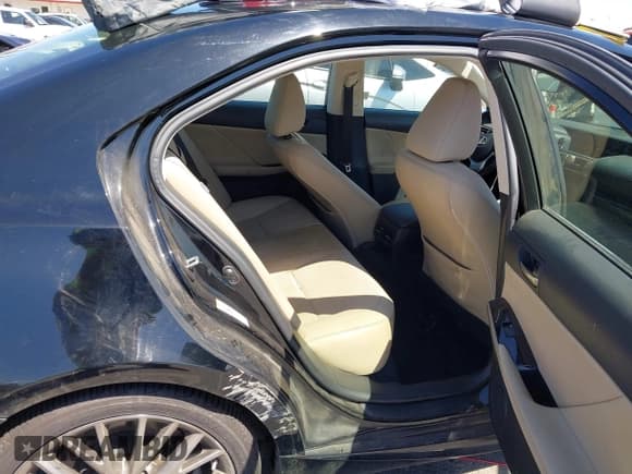 ✅ 2017 Lexus IS 200t • VIN: JTHBA1D29H5042431 • Lot: 43140388. Wystawiony na IAAI z przebiegiem 107 579 mil. Bezpłatny archiwum sprzedaży aukcyjnych z USA i szczegółowy raport historii pojazdu na DreamBid. Zdjęcie 8.