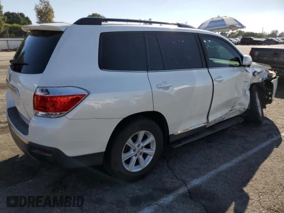 ✅ 2013 Toyota Highlander Plus • VIN: 5TDZK3EH4DS094730 • Лот: 82295815. Опубликован ранее на Copart с пробегом 145 963 миль. Бесплатный доступ к архиву аукционных продаж из США и подробный отчёт об истории автомобиля на DreamBid. Изображение 3.