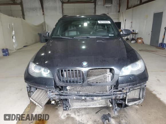 ✅ 2012 BMW X5 M • VIN: 5YMGY0C53CLK27448 • Lot: 90793635. Wystawiony na Copart z przebiegiem 146 435 mil. Bezpłatny archiwum sprzedaży aukcyjnych z USA i szczegółowy raport historii pojazdu na DreamBid. Zdjęcie 5.